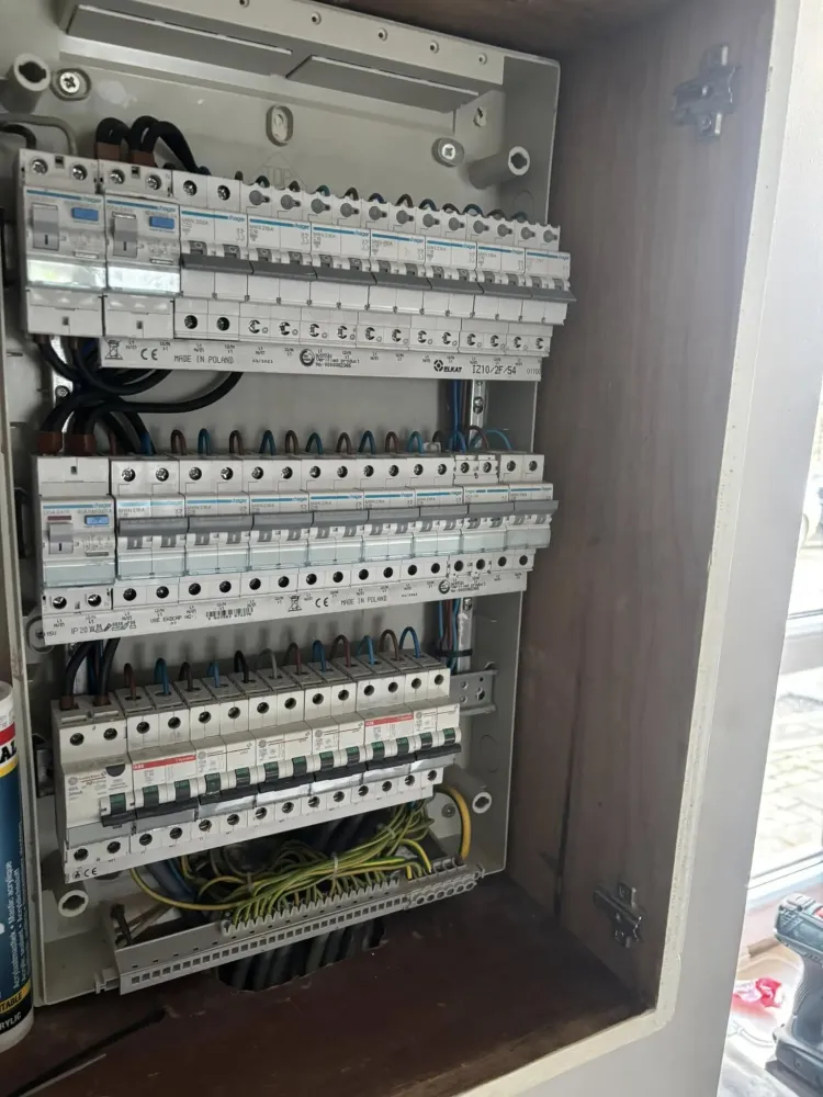 travaux-electricite-habitation-chatelineau